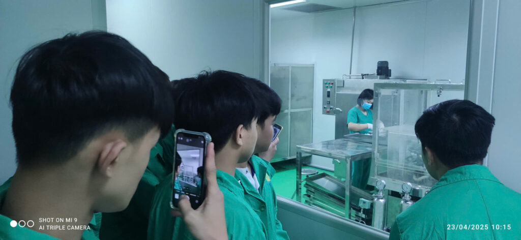 KẾT NỐI DOANH NGHIỆP - TRƯỜNG HỌC: HƠN 160 SINH VIÊN NĂM NHẤT NGÀNH CHĂN NUÔI THÚ Y ĐH NÔNG LÂM THÁI NGUYÊN THAM QUAN TẬP ĐOÀN ĐỨC HẠNH MARPHAVET - BMG - Tập đoàn Đức Hạnh Marphavet BMG - XEVIP.ICU
