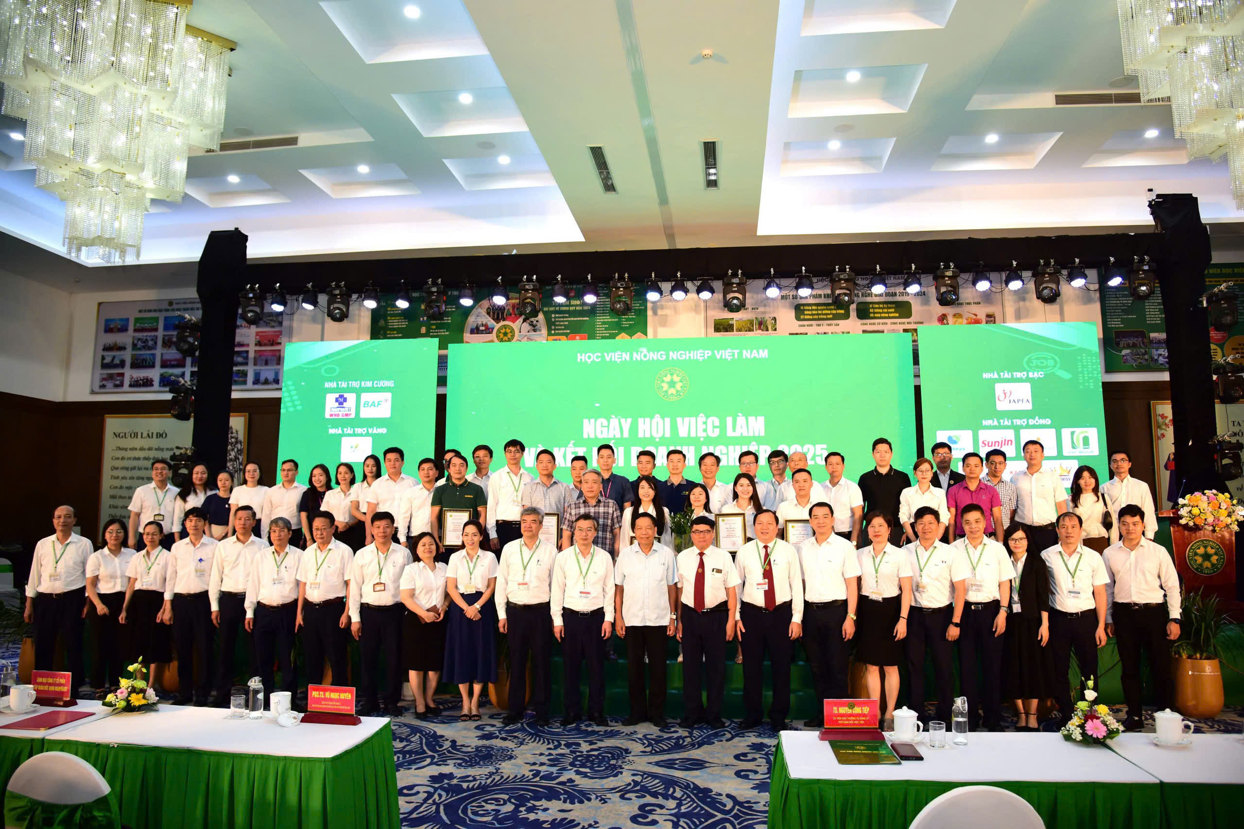 MARPHAVET BMG - NHÀ TÀI TRỢ KIM CƯƠNG TẠI NGÀY HỘI VIỆC LÀM HỌC VIỆN NÔNG NGHIỆP VIỆT NAM 2026 - Tập đoàn Đức Hạnh Marphavet BMG - XEVIP.ICU